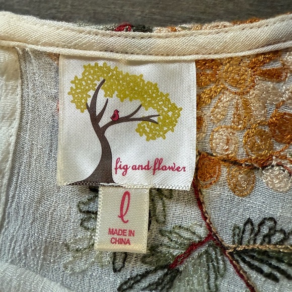 Fig and Flower Cream Floral Blouse | Women’s Large | EUC - Picture 3 of 3